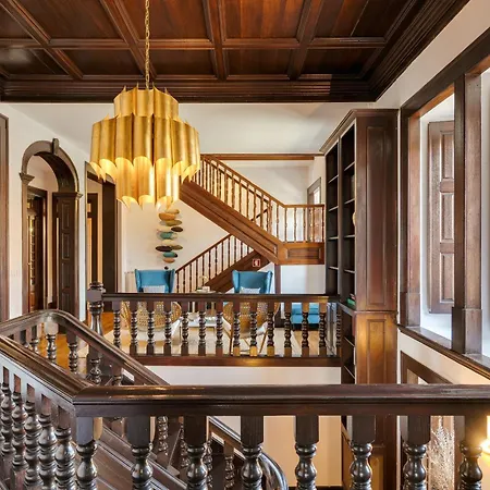 Seafront Manor 别墅 *