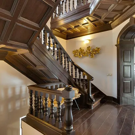 Seafront Manor *