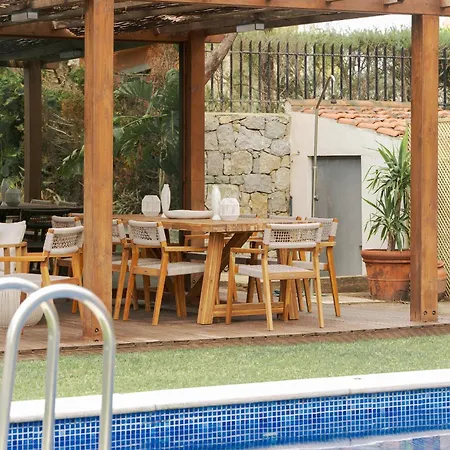 Seafront Manor فيلة